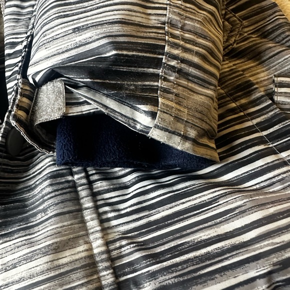 Lands' End Kids Striped Puffer Jacket - Black and Gray - Picture 6 of 10